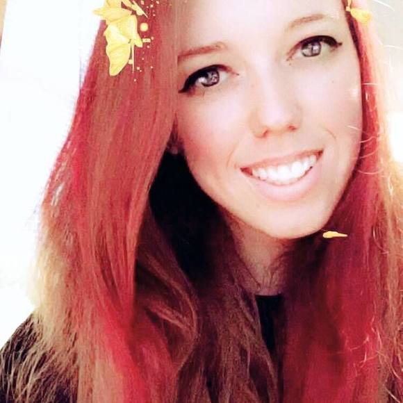 Meet your Posher, Becca - Picture 1 of 1